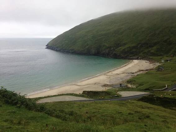 Pláž Keem Bay, Keel, hrabství Mayo, Irsko