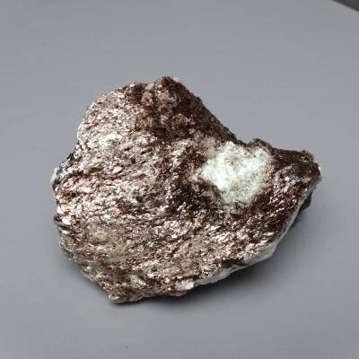 Smaragd přírodní krystal v hornině 183g, Pakistán