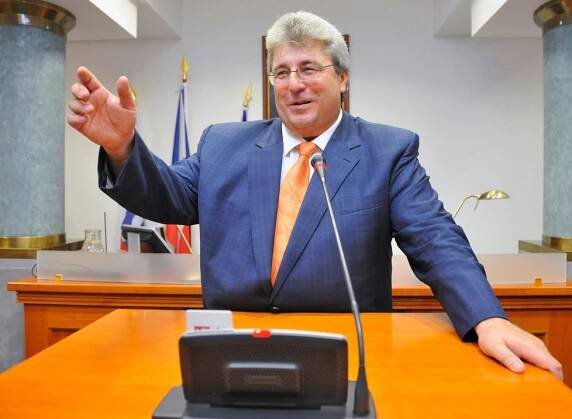 Středočeský kraj přišel o hejtmana: Řihák rezignoval! Kdo přijde na jeho místo?