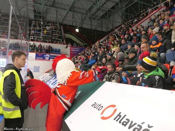 FOTO: Skvělá atmosféra. Plecharéna na Třinec hlásila vyprodáno, najdete se?