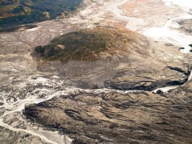 Receding glacier causes immense Canadian river to vanish in four days