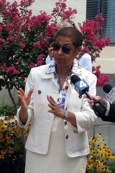 Eleanor Holmes Norton Engaging in a Speech Wallpaper