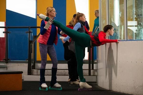 Srdce z ledu (2021) | Galerie - Ze seriálu | ČSFD.cz