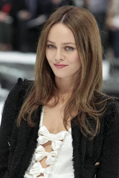 Dcera Johnny Deppa: Začínající hvězda vypadající stejně jako Vanessa Paradis!