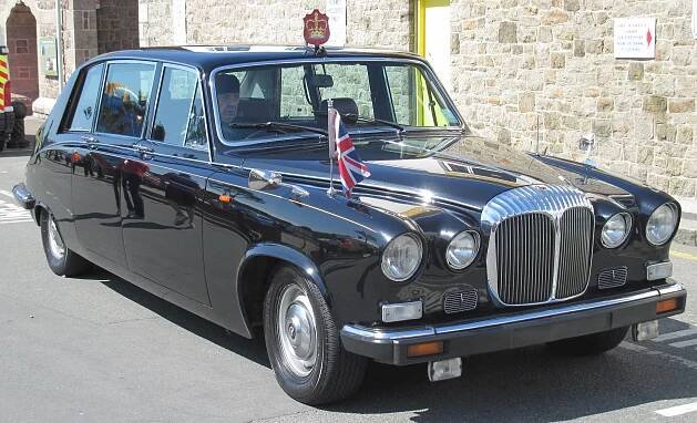 Daimler DS420