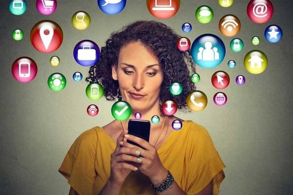 Sociální sítě ničí naše životy. Víte jak? - WomanOnly