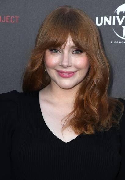 Galerie: Barva sezóny? Zrzavá. Vrátily se k ní Julia Roberts i Emma Stone | Elle.cz