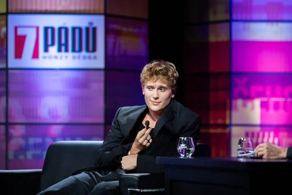 V talkshow mimo jiné prozradil, jak doma oznámil, že chce být hercem.