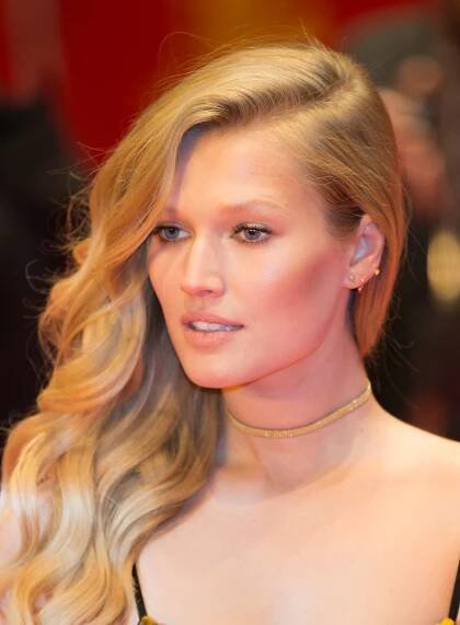 MJK30735 Toni Garrn (Berlinale 2017) cropped.jpg