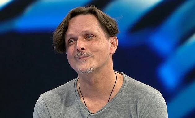 V pořadu Povídej se zase svěřil s tím, že chtěl spáchat sebevraždu. 