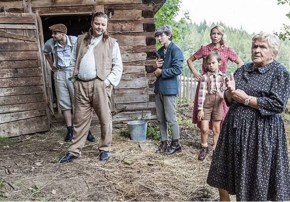 RECENZE Dovolená v protektorátu? Málo ponížení a moc Hitlera