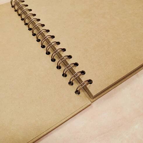 Galeria Papieru Album kroužkové se stuhou 30,5 x 30,5 cm kraft 35 stran