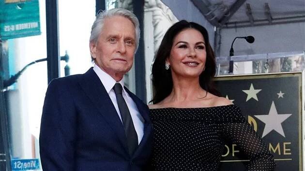 Michael Douglas a Catherine Zeta-Jonesová (Los Angeles, 6. listopadu 2018)