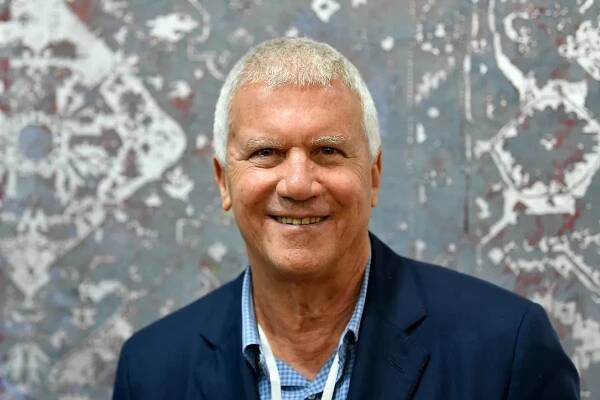 8 Mind-blowing Facts About Larry Gagosian