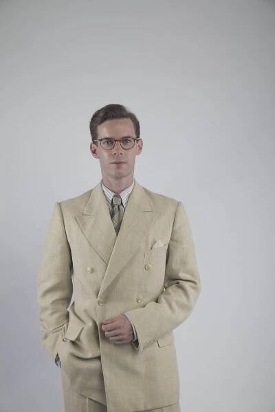 Luke Treadaway - Sevření Singapuru - Promo