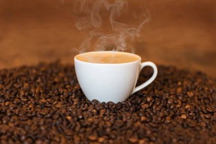 Zdravotní přínosy a rizika pití černé kávy - Zelená káva blog