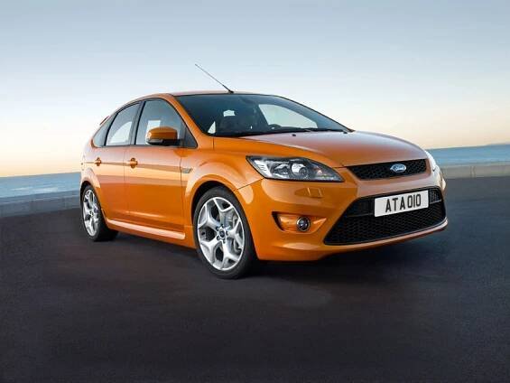Ford Focus: Podrobné specifikace vozidel & Interaktivní nástroj pro srovnání