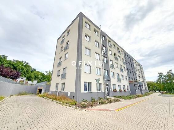 Pronájem bytu 2+kk 47 m², Milovice - Mladá | OFIXIU