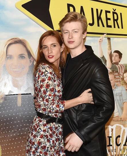 Mladšího chlapa ještě neměla, ale ve filmu jí to nevadilo: Hana Vagnerová (34) má intimní scény s Adamem Mišíkem (20)