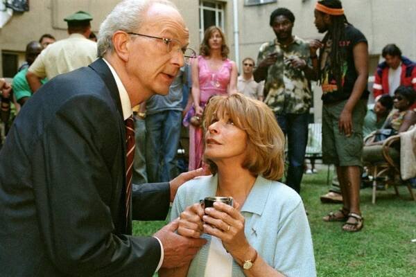 Nette Nachbarn küsst man nicht - Z filmu - Michael Gwisdek, Senta Berger