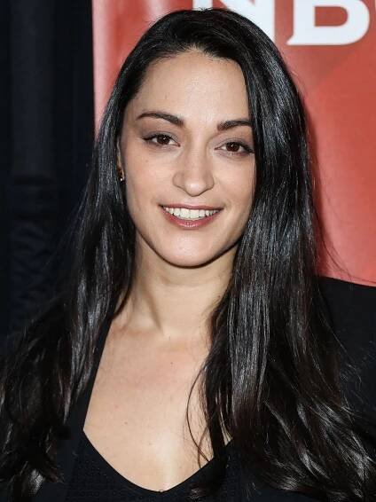 Sara Tomko - Actress