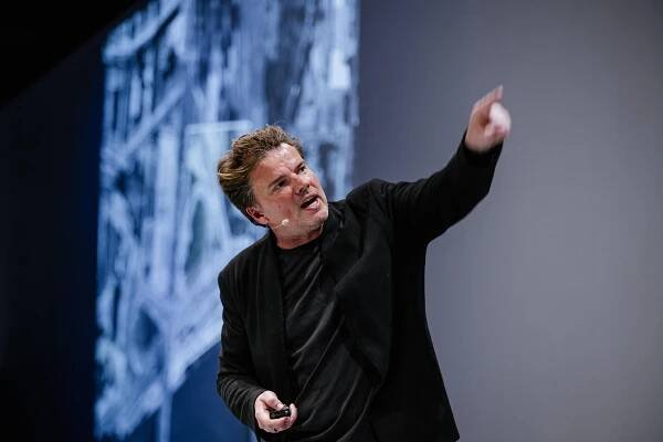 Bjarke Ingels představil v Praze architektonickou studii Vltavské filharmonie