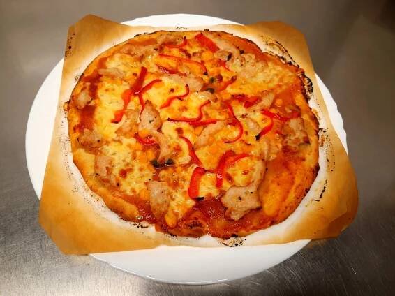 Pizza těsto a rajčatový základ
