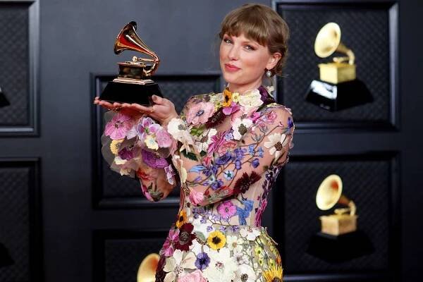 Taylor Swift Reacts to 'All Too Well' Song of the Year Grammy Nom: 'I'll Go Scream for 10 Minutes'