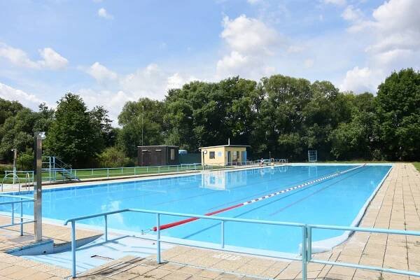 Koupaliště v Mramoticích zahajuje sezónu - Sportoviště Znojmo