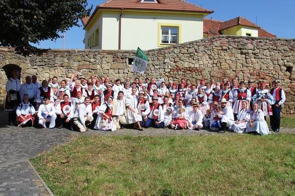 Škvarky, vdolečky i kukuřičky nabízely mikroregiony na Slavnostech vína