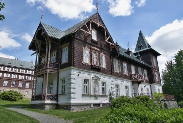Karlova Studánka – lázeňský... - Dům, budova