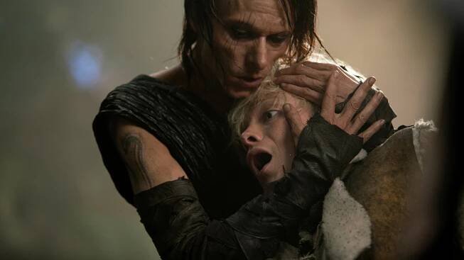 Britannia - Epizoda 4 - Z filmu - Mackenzie Crook, Tom Rhys Harries