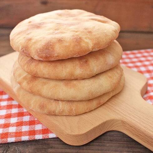 Pita chléb | Recipe | Cooking recipes desserts, Food street, Homemade bread