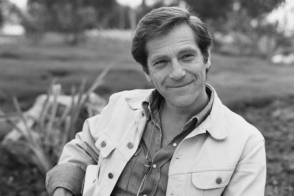 George Segal, star of Just Shoot Me and The Goldbergs, dies at 87