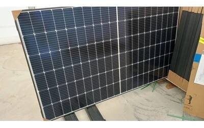 Longi Monokrystalický solární FV panel 375 Wp černá