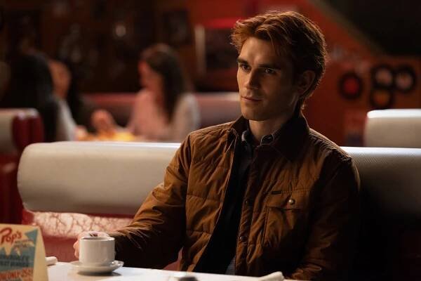 Riverdale - Kapitola 111: Dělníci (S06E16) (2022)
