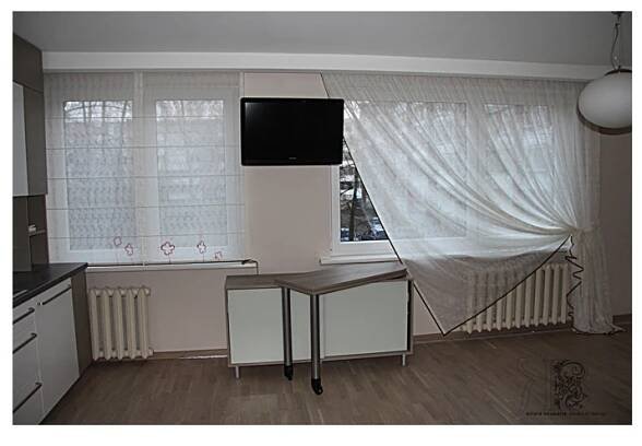 BK Design, užuolaidos, romanetes, širmos, austrijietės, lovatiesės, pagalvėlės, staltiesės, siuvimas, projektavimas, dekoravimas