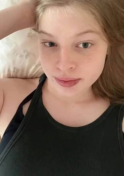 Vivian Jenna Wilson se narodila jako Xavier Alexander Musk. V roce 2022 si oficiálně změnila jméno.