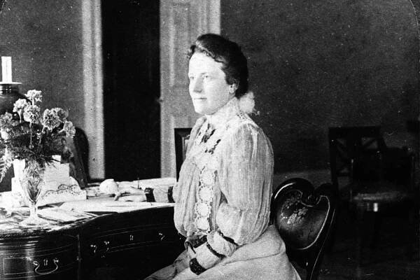 A portrait of First Lady Edith Roosevelt, wife of President Theodore Roosevelt Edith Roosevelt