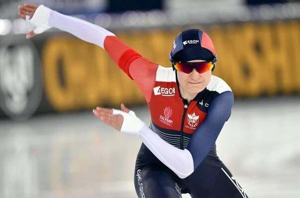 Sáblíková mocně finišovala a vybojovala stříbro z víceboje. Erbanová útočí na titul