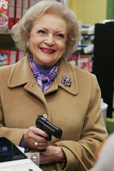 Kauzy z Bostonu - Příliš mnoho informací - Z filmu - Betty White