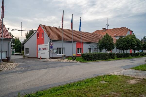 AGRO SERVIS CZ, spol. s r. o. Autoservis/Pneuservis/Stavebniny - Oficiální stránky obce Rajhradice