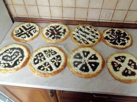 Klatovské pouťové koláče od ‎Radky  Hofmannovej | Christmas baking, No bake cake, Cookie recipes