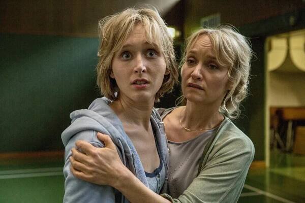 Theresa Riess, Eva Herzig - Jeanny - Das 5. Mädchen - Z filmu