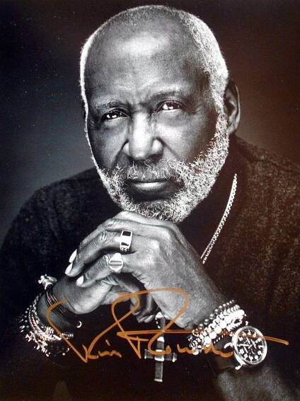 Actor Richard Roundtree Autograph Wallpaper