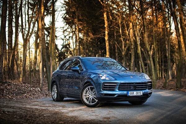 Velký test Porsche Cayenne S (2018)! Zapomeňte na předsudky, jezdí jako osobní auto. Proč?