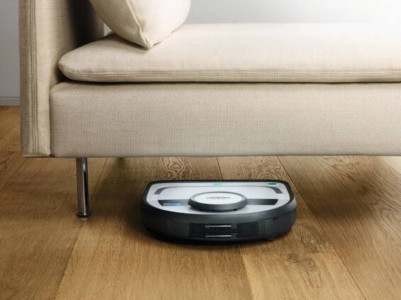Snížený profil umožňuje robotovi zajet i pod relativně nízké sedačky, komody či skříně.