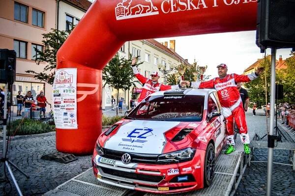 Stříbrný reparát ve Vyškově | Autoperiskop.cz – Výjimečný pohled na auta