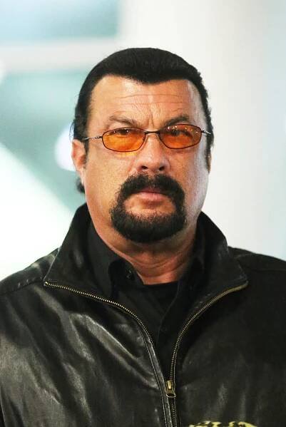 Steven Seagal je v Praze. 