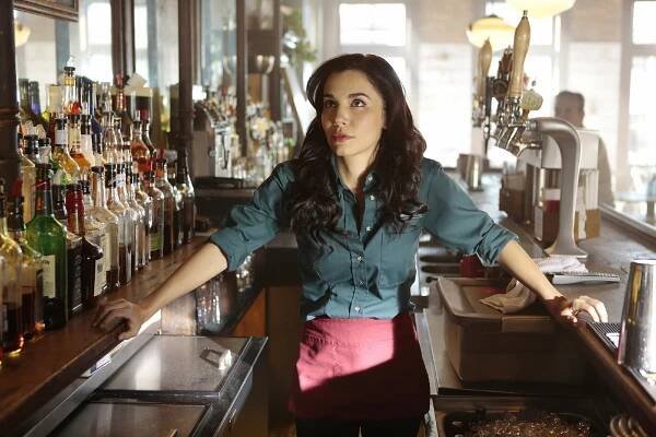 Milionový lékař - Steaks On A Plane - Z filmu - Martha Higareda
